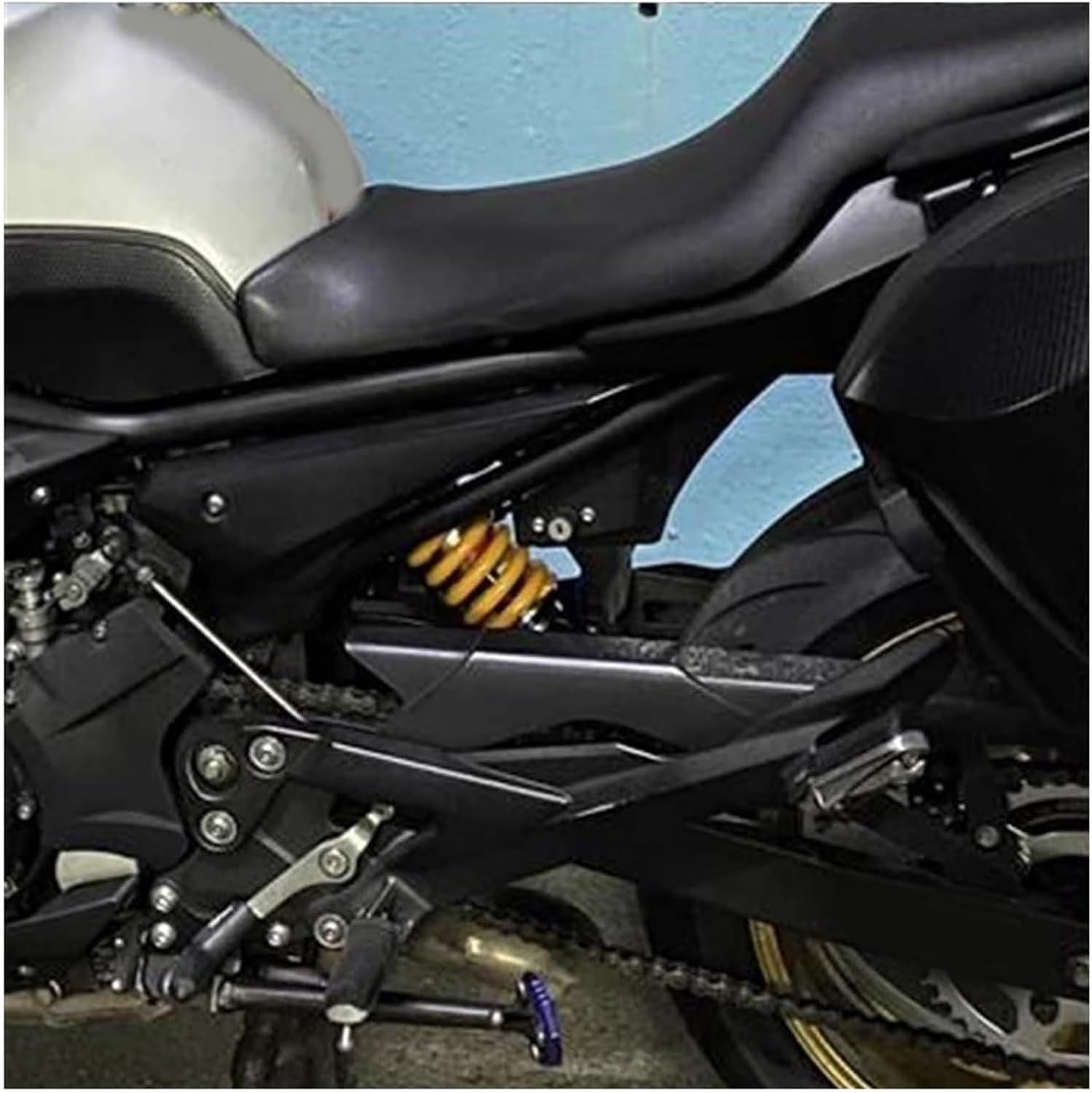 ちょこっと座って楽しい木彫りの椅子民芸品 ちょこっと座って楽しい